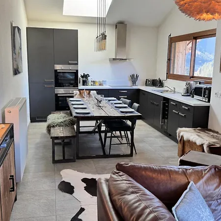 Daire Mountain Views At Chic Ski Rental Duplex In The Heart Of Chatel